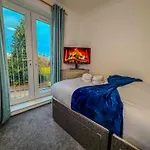 Apartment The Purple 5br House By Altoluxoexperience Short Lets & Serviced With Free Parking