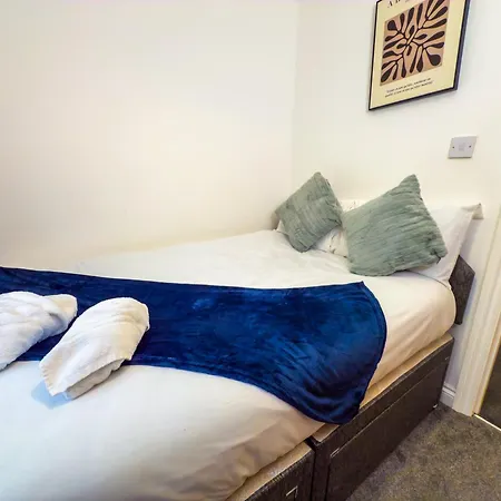 公寓 The Purple 5br House By Altoluxoexperience Short Lets & Serviced With Free Parking 布里斯托