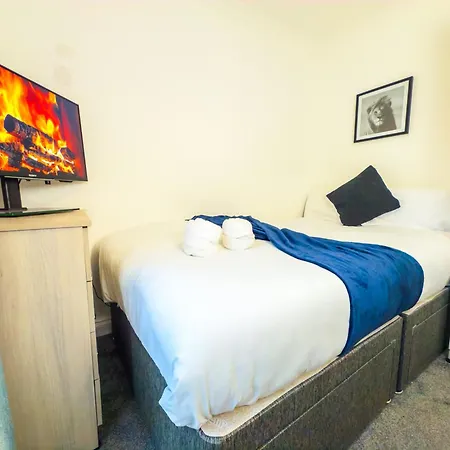 The Purple 5br House By Altoluxoexperience Short Lets & Serviced With Free Parking *