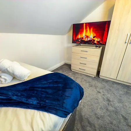 Apartment The Purple 5br House By Altoluxoexperience Short Lets & Serviced With Free Parking *