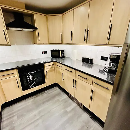 The Purple 5br House By Altoluxoexperience Short Lets & Serviced With Free Parking Бристоль