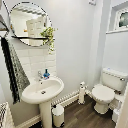 Lejlighed The Purple 5br House By Altoluxoexperience Short Lets & Serviced With Free Parking *
