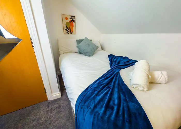 The Purple 5br House By Altoluxoexperience Short Lets & Serviced With Free Parking Appartamento *