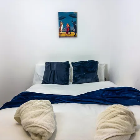 Apartament The Purple 5br House By Altoluxoexperience Short Lets & Serviced With Free Parking *