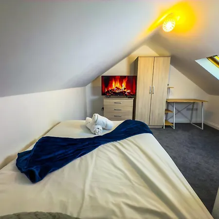 The Purple 5br House By Altoluxoexperience Short Lets & Serviced With Free Parking Apartament