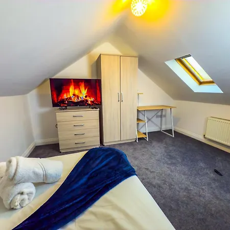 The Purple 5br House By Altoluxoexperience Short Lets & Serviced With Free Parking Apartament