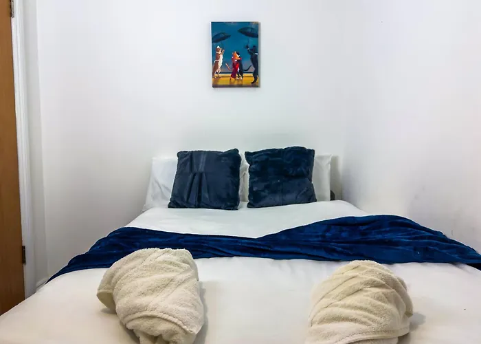 Apartament The Purple 5br House By Altoluxoexperience Short Lets & Serviced With Free Parking *