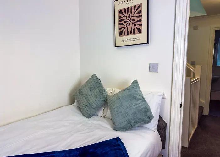 The Purple 5br House By Altoluxoexperience Short Lets & Serviced With Free Parking Apartament *