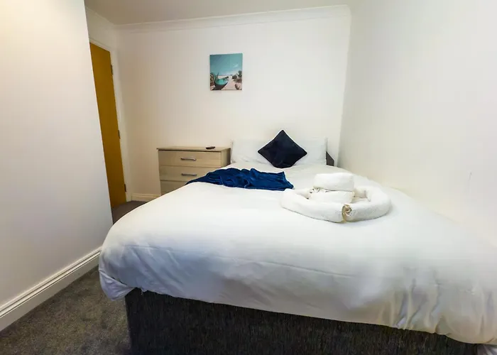 Apartament The Purple 5br House By Altoluxoexperience Short Lets & Serviced With Free Parking