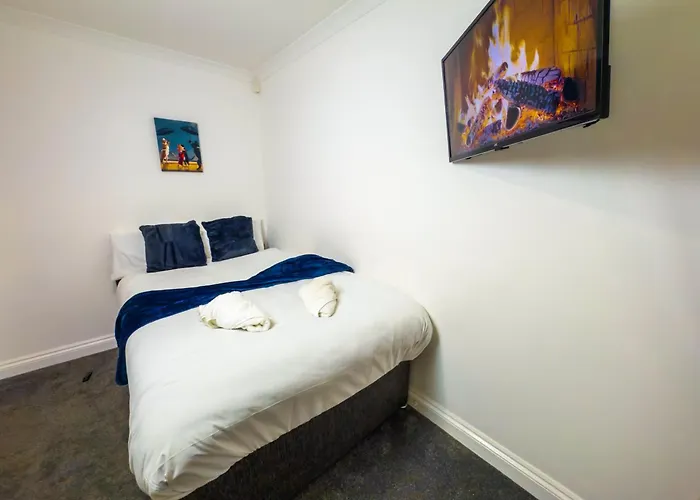 Apartment The Purple 5br House By Altoluxoexperience Short Lets & Serviced With Free Parking *