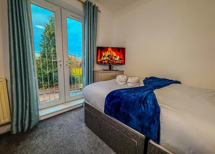 Apartament The Purple 5br House By Altoluxoexperience Short Lets & Serviced With Free Parking